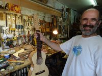 Guitarre.jpg Guitarre.jpg